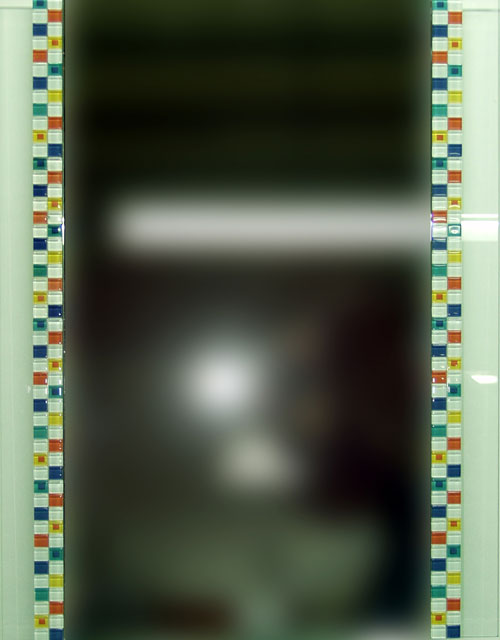 Espejo de 3 mm con cenefa listelos fusing damero de colores